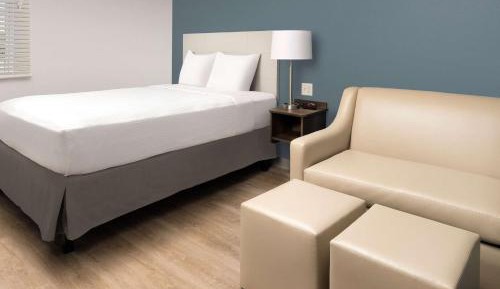 Queen Room  with Tub - Disability Access/Non-Smoking