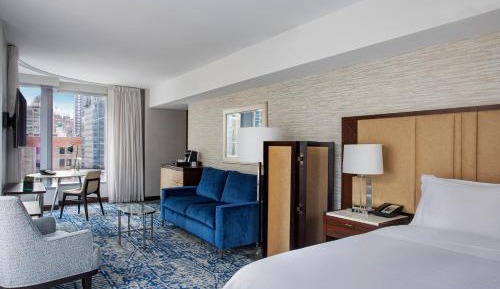 Junior King Suite with Midtown View