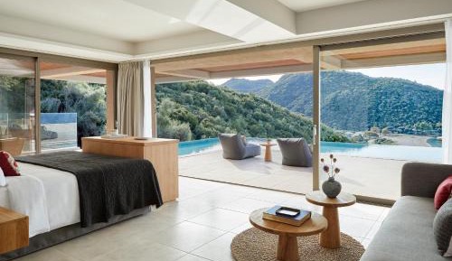 Deluxe Suite Sea View with Private Pool