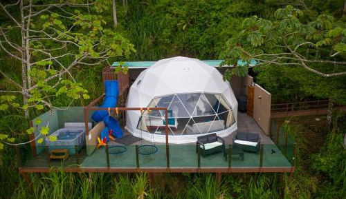 Family Deluxe Tent, Hot Tub