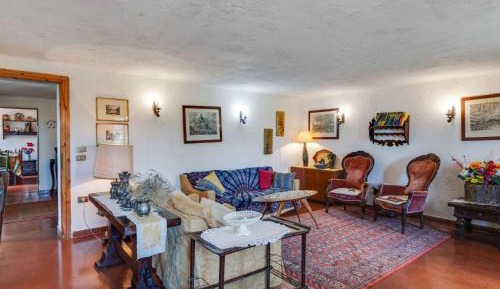 Five-Bedroom Holiday Home