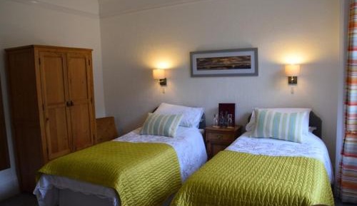 Twin Room with Bath