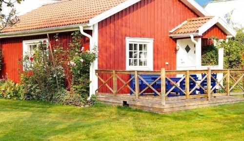 One-Bedroom Holiday Home