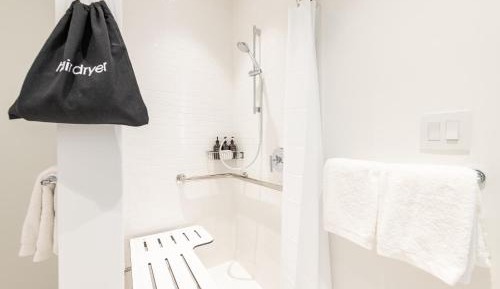 One-Bedroom Suite with Ocean View - Accessible