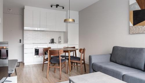 One-Bedroom Apartment with Balcony