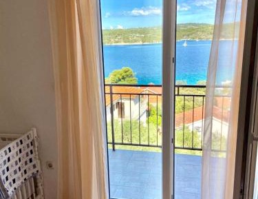Two Bedroom Apartment with Terrace and Sea View