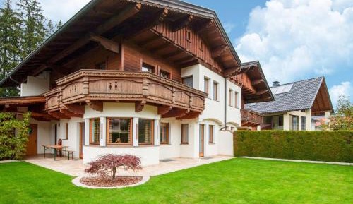 Four-Bedroom Holiday Home