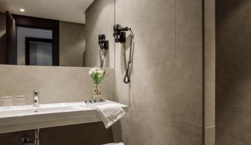 Standard Double or Twin Room (1-2 Adults)