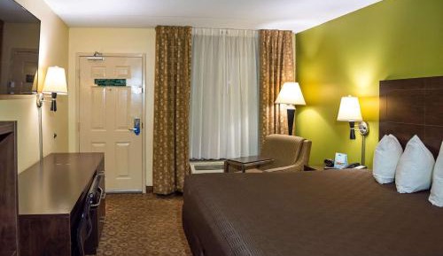 Standard Room with Tub - Mobility Accessible