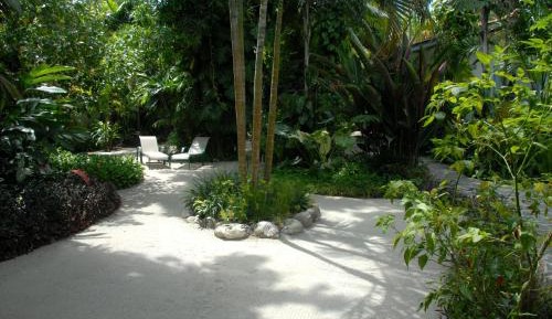 Queen Room with Garden View