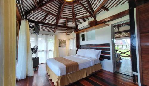 Villa with Garden View