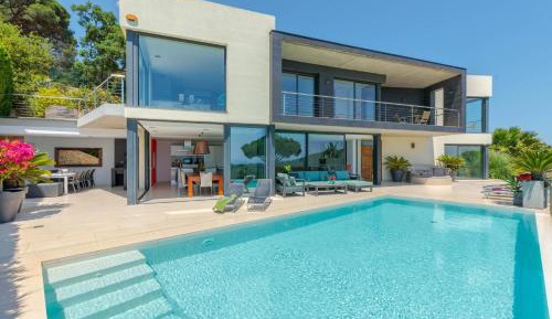 Villa with Sea View