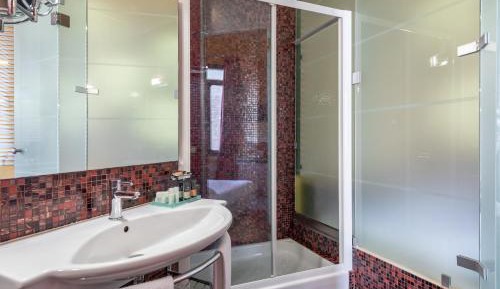 Deluxe Double Room with Spa Bath 