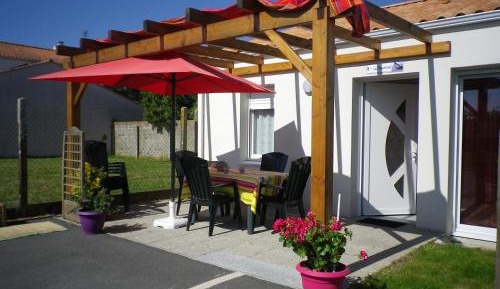 Two-Bedroom House (5-6 Adults) - Disability Access
