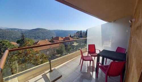 Junior Suite with Mountain View