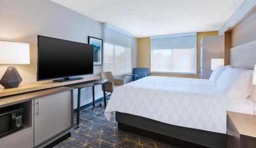 Standard King Room with City View