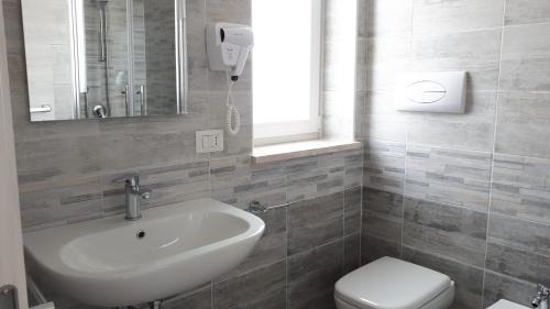 Quadruple Room with Private Bathroom