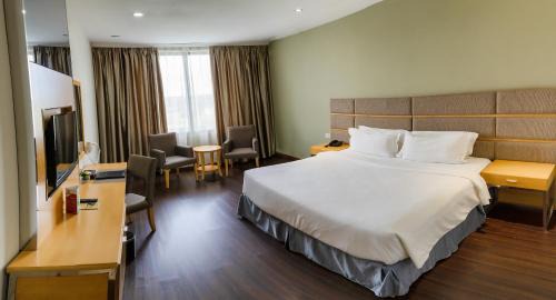 Deluxe King Room