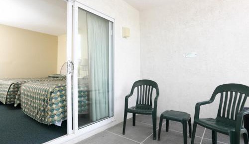 Deluxe Two-Bedroom Apartment