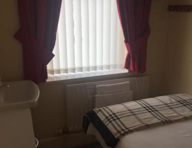 Single Room with Shared Bathroom