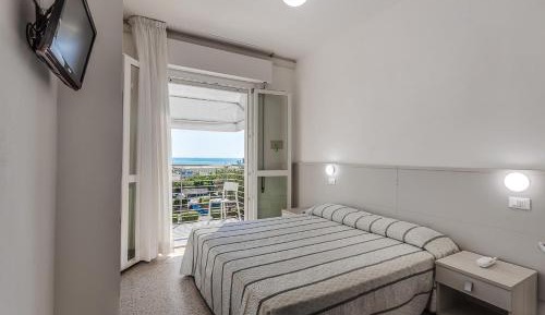 Double or Twin Room with Sea View