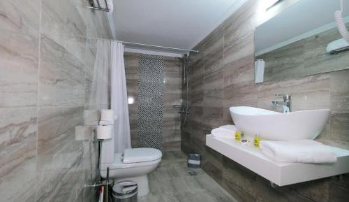 Twin Room with City View