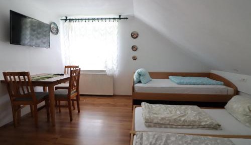 Studio (4 Adults)
