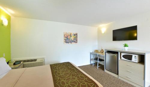 Standard Queen Room with Shower 