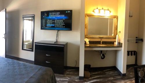 Deluxe Queen Room with Two Queen Beds