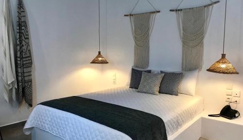 Deluxe Suite with Spa Bath