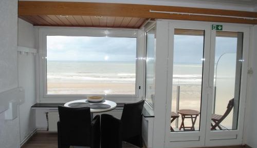 Studio Apartment with Sea View