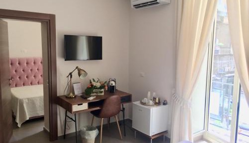 Quadruple Room with Private Bathroom