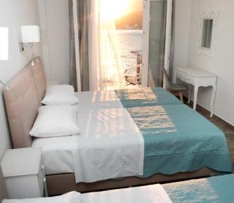 Triple Room with Sea View