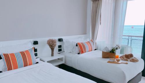Superior Twin Room with Sea View