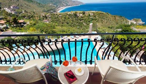 Standard Triple Room with Sea View