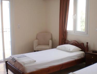 Studio (3 Adults)