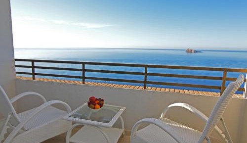 Twin Room with Sea View and Terrace