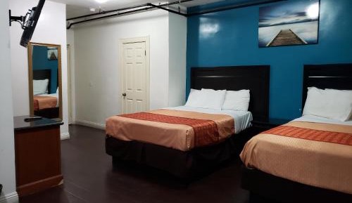 Standard Double Queen Room