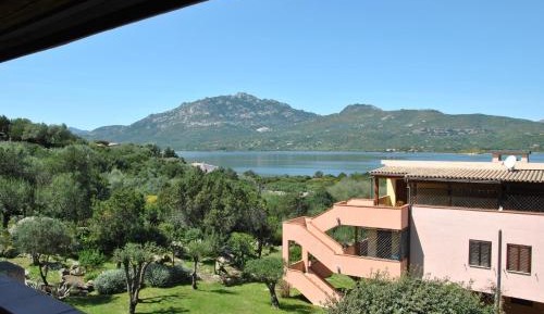 Three-Bedroom Apartment (6 Adults) with Sea View