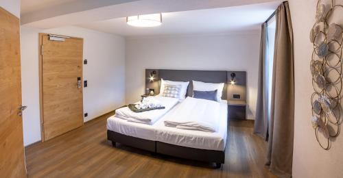 Deluxe Suite with Spa Bath