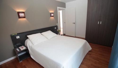 Villa (8 Adults)