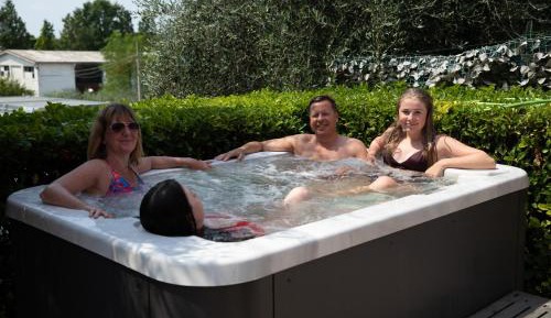 Two-Bedroom Apartment with Private Hot Tub