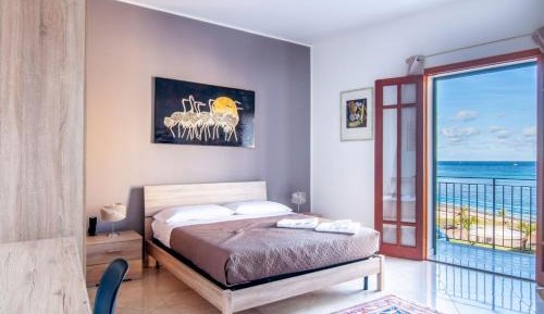 Double Room with Balcony and Sea View