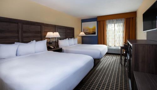 Queen Room with Two Queen Beds - Non-Smoking