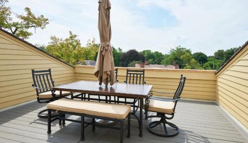 Apartment with Terrace