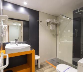 One-Bedroom Apartment (2 Adults + 1 Child)