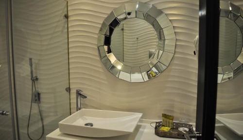Suite with Spa Bath