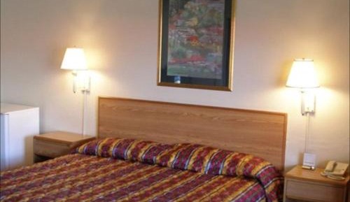 King Room - Non-Smoking