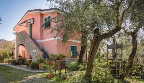 One-Bedroom Holiday Home
