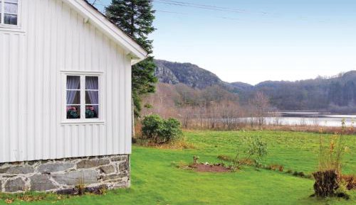 Three-Bedroom Holiday Home 